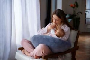 Postnatal recovery and care for moms 