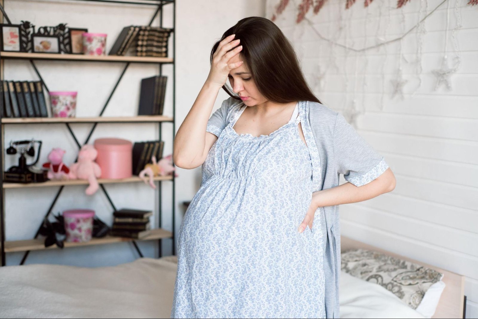 Early symptoms of high risk pregnancy illustration