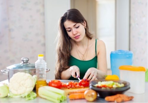 PCOS weight gain and irregular periods illustration